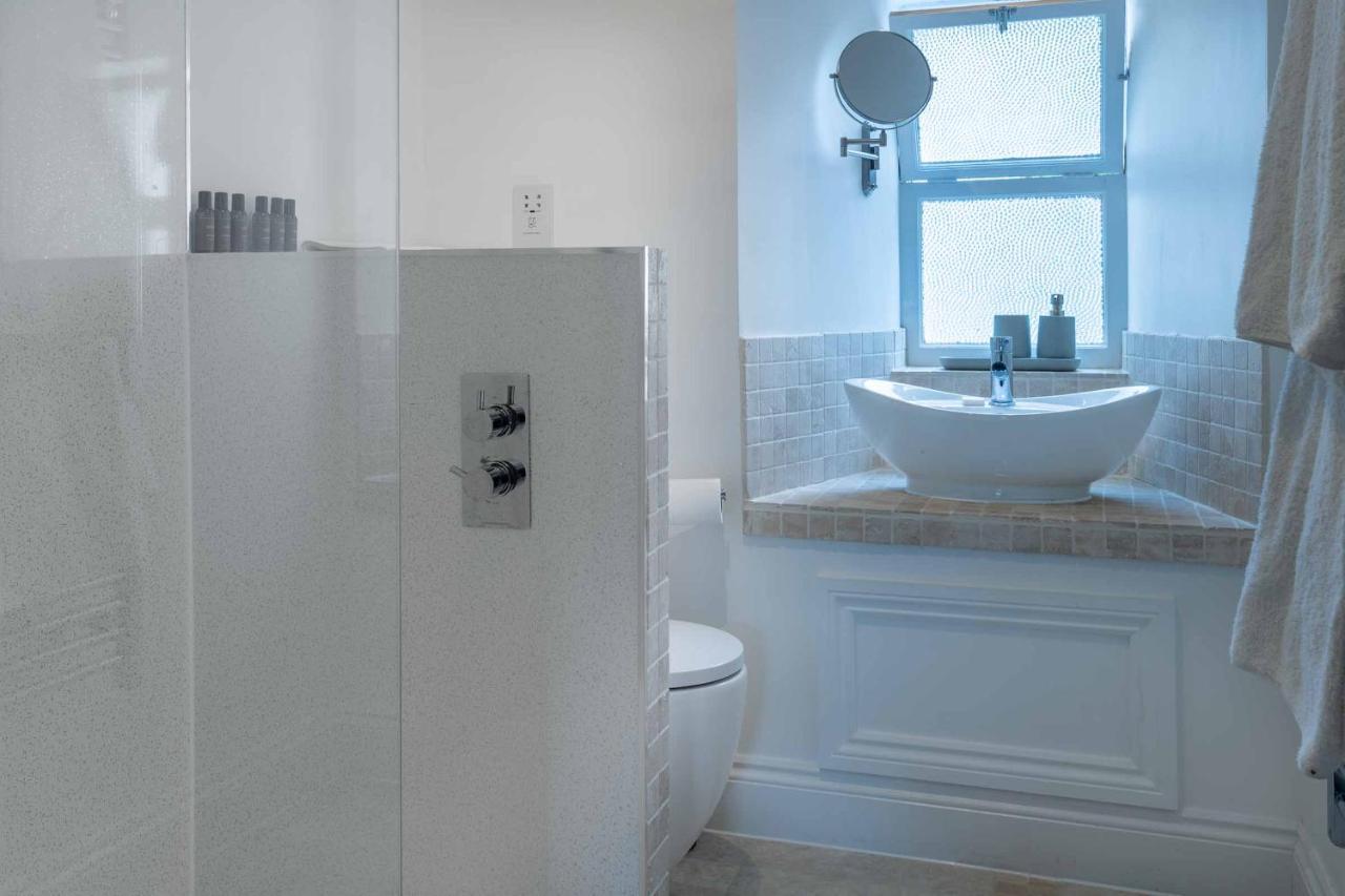 Beautiful Modern 1 Bedroom Apartment, City Centre Bath Exteriér fotografie